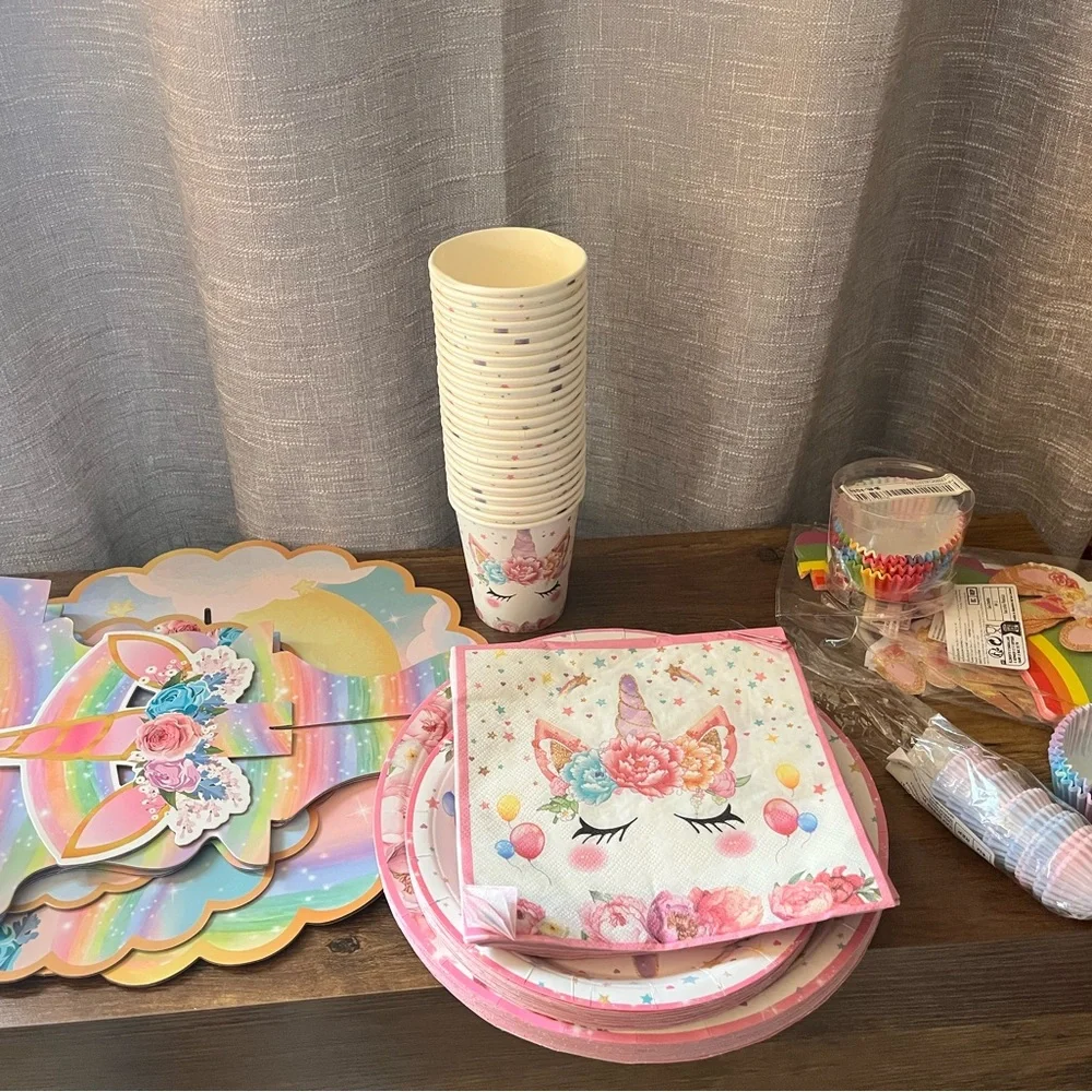 Unicorn Party Supplies Set - Pink and White